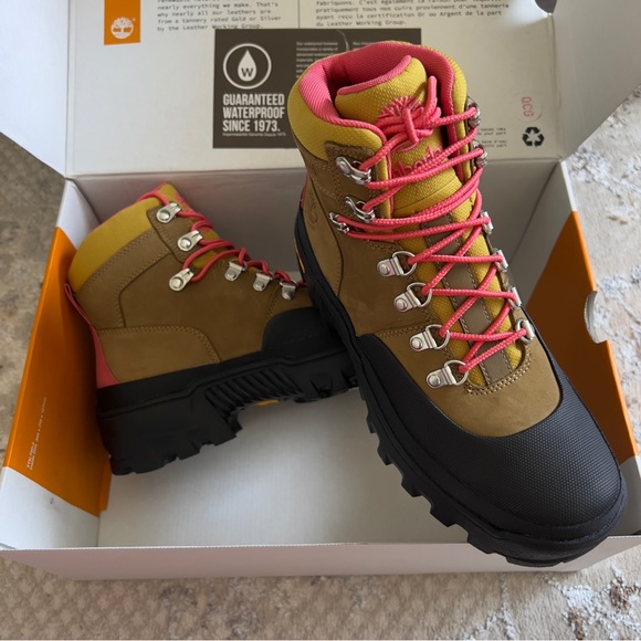 Timberland Shoes - NIB🔖Timberland Vibram® Euro Waterproof Hiking Shoe Brown Butternut Trail Boots